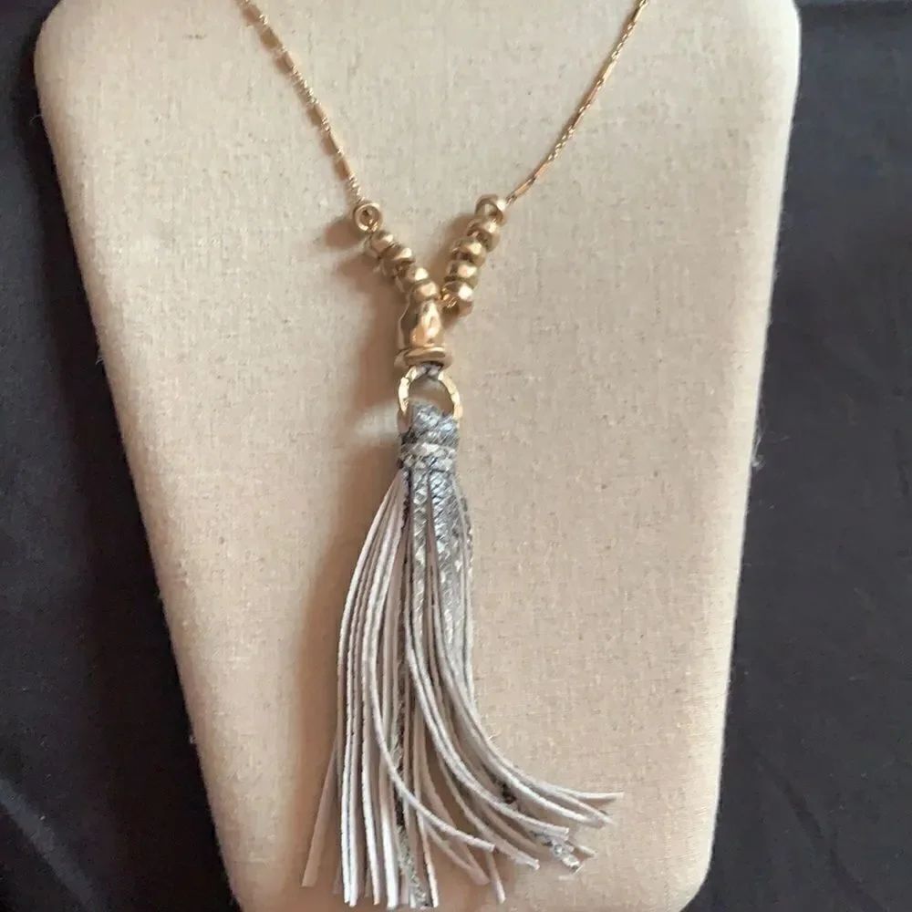 New. Gold chain bead necklace snakeskin tassel